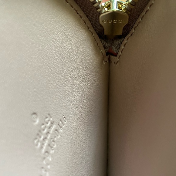 ✨SOLD!✨Gucci✨NWT!✨RARE Soho Disco GG Leather Purse - Picture 8 of 9